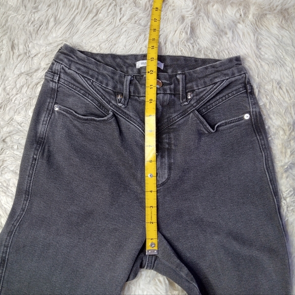 Good American Good Curve Yoke Front Skinny Black Jeans 8/29 - Picture 11 of 12